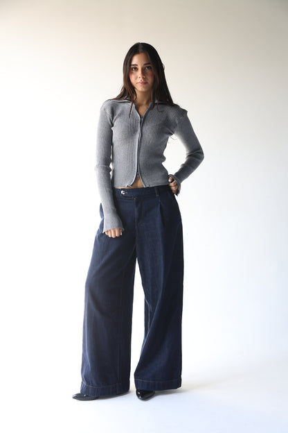 Grey knit pullover with zippers