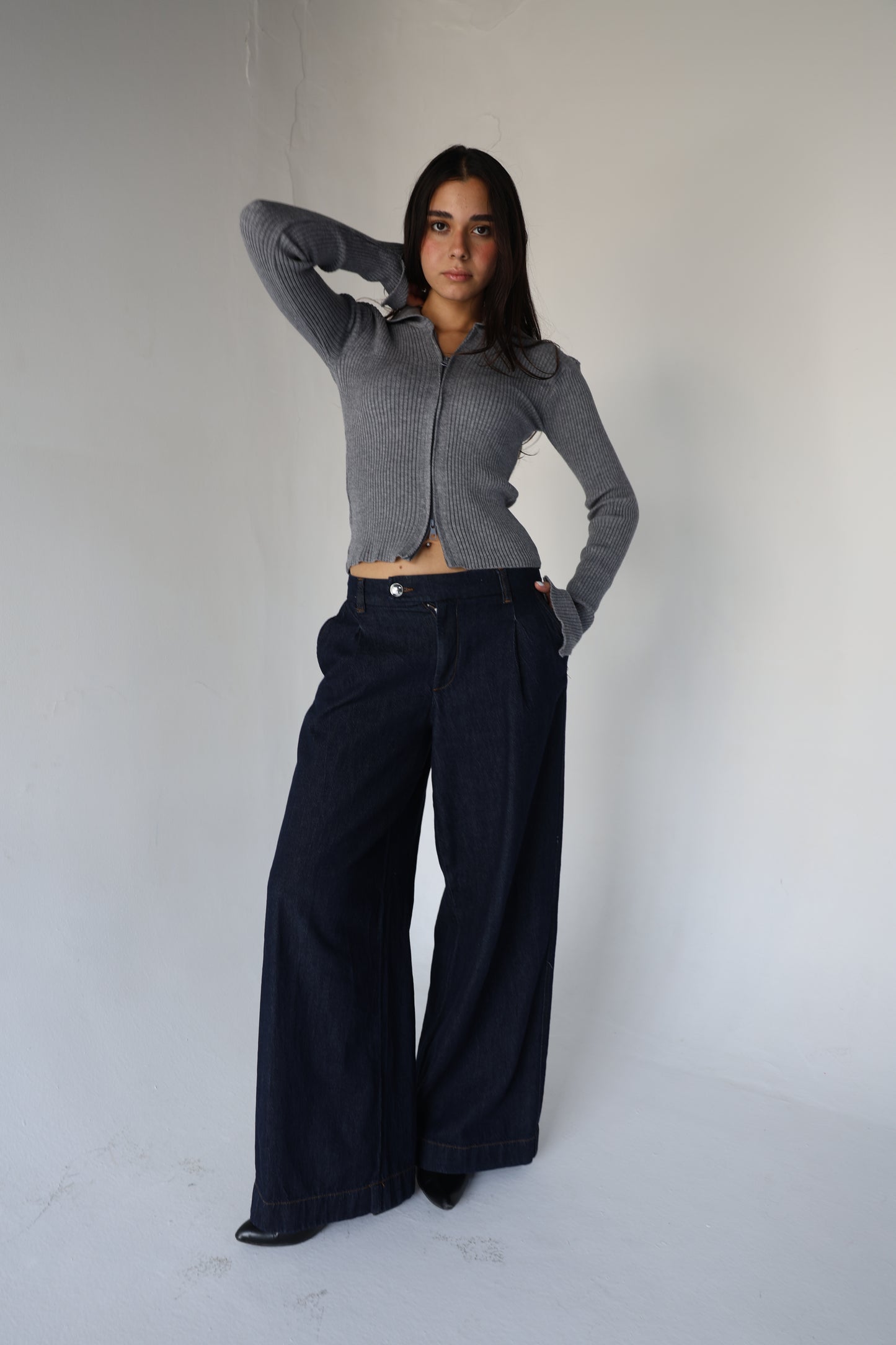 Grey knit pullover with zippers