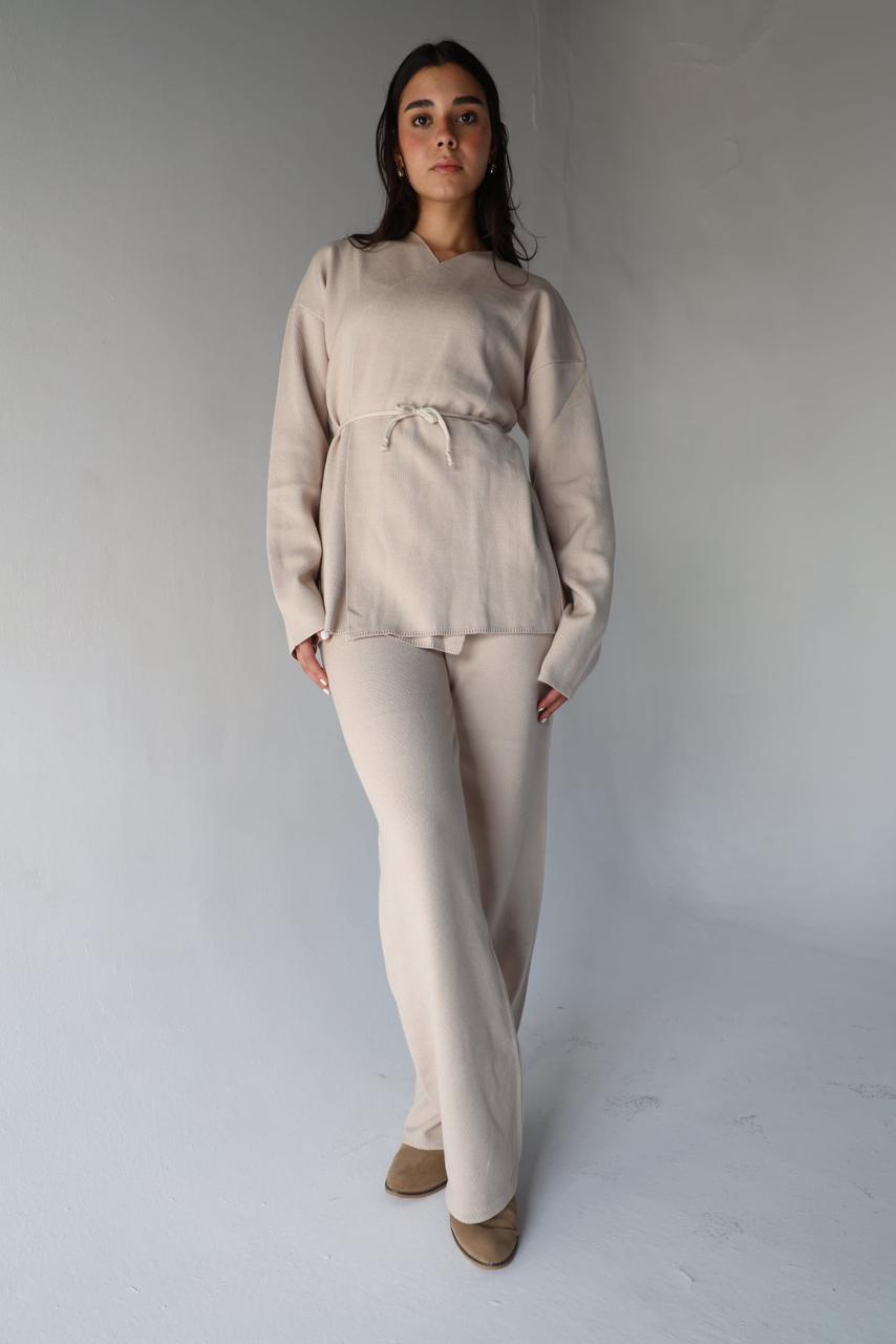 Light beige wrapped knit set