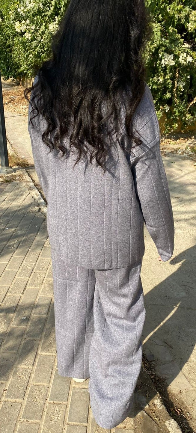 Grey knit set with collar